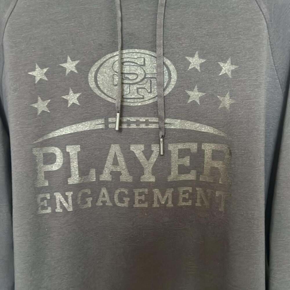 Lululemon Men's Black Sweatshirt